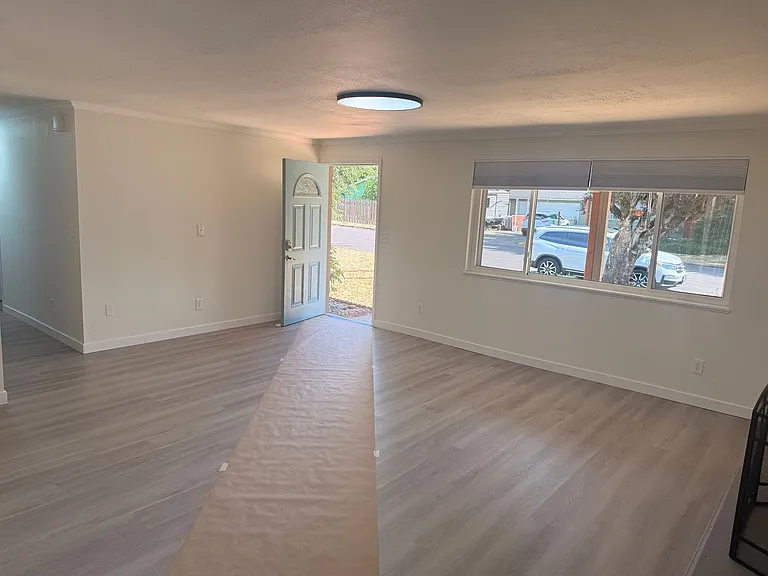 8512 NE 126th Ave — Photo 3