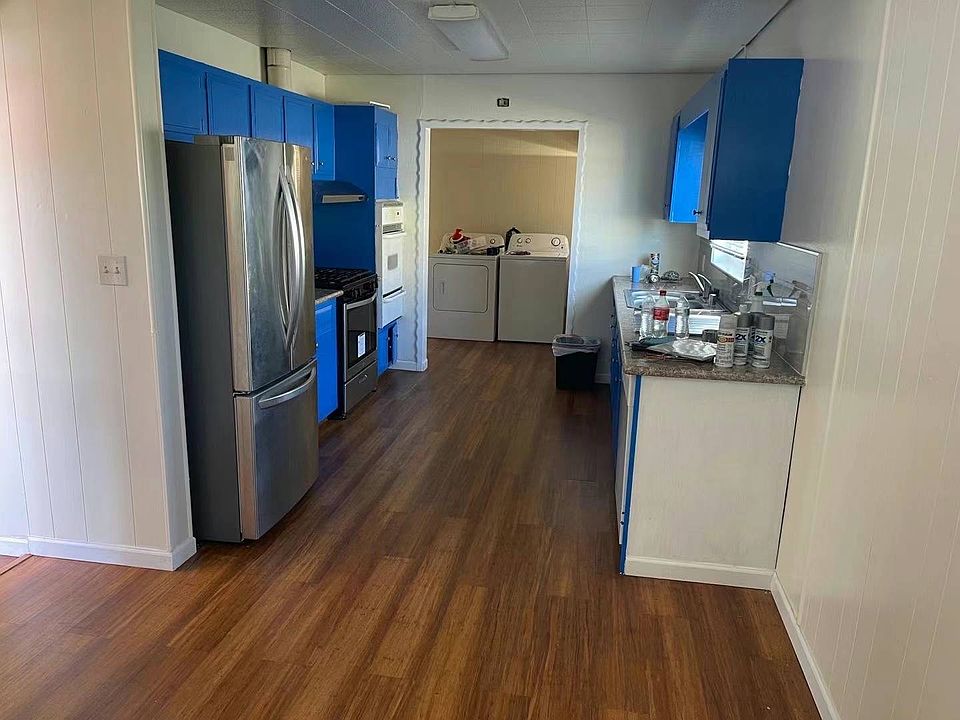 2nd image of 1531 Fir Ave #1