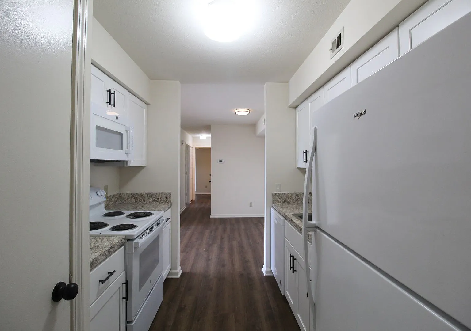 Madison Manor Condo for Rent with 3 Bedrooms and 2 Baths. New Kitchen! — Photo 2