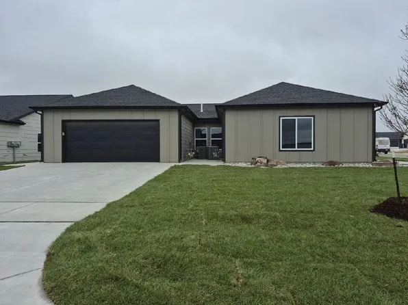 9309/9311 E Wassall Ct, Wichita, KS 67210