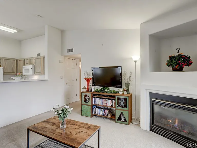 1110 Opal St #202 — Photo 12