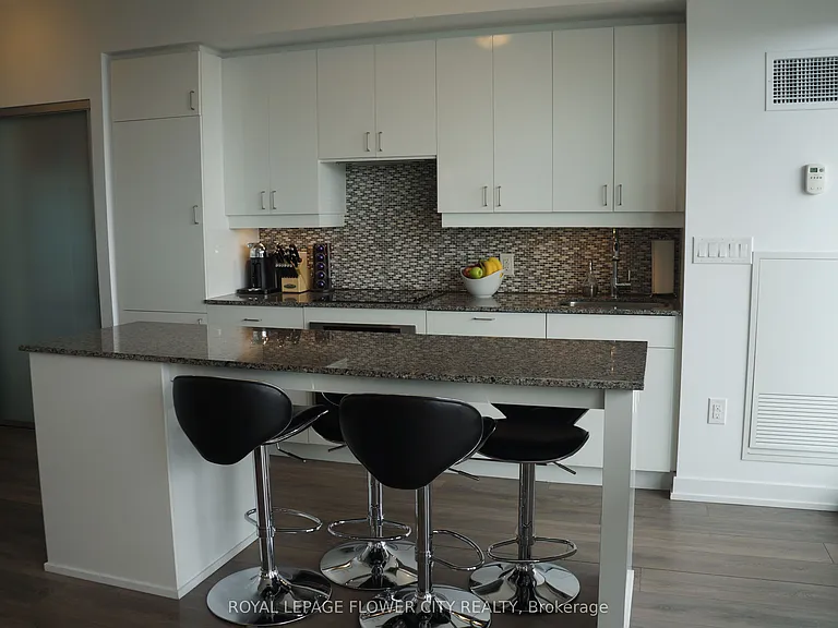426 University Ave #4007 — Photo 10