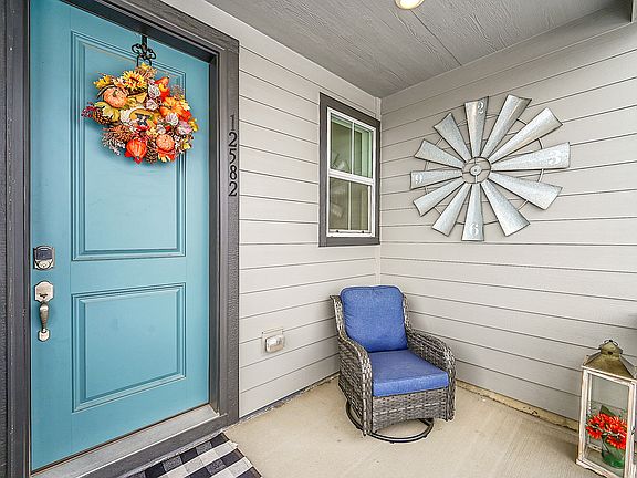 Lovely front porch to watch the sunrise.
