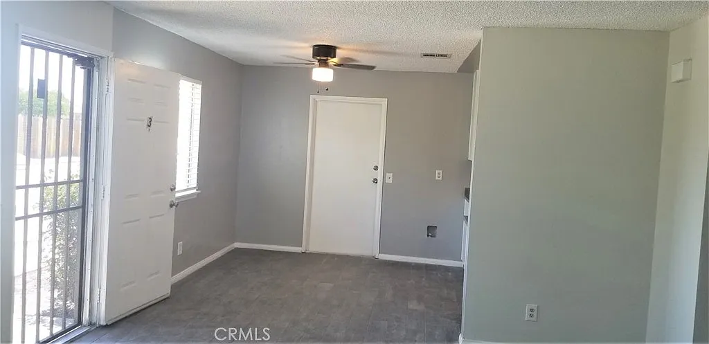 3 bed, 4160 sqft, $1,650 — Photo 4