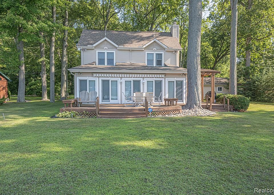 5100 Edgelake Dr, Pinckney, MI 48169 Zillow
