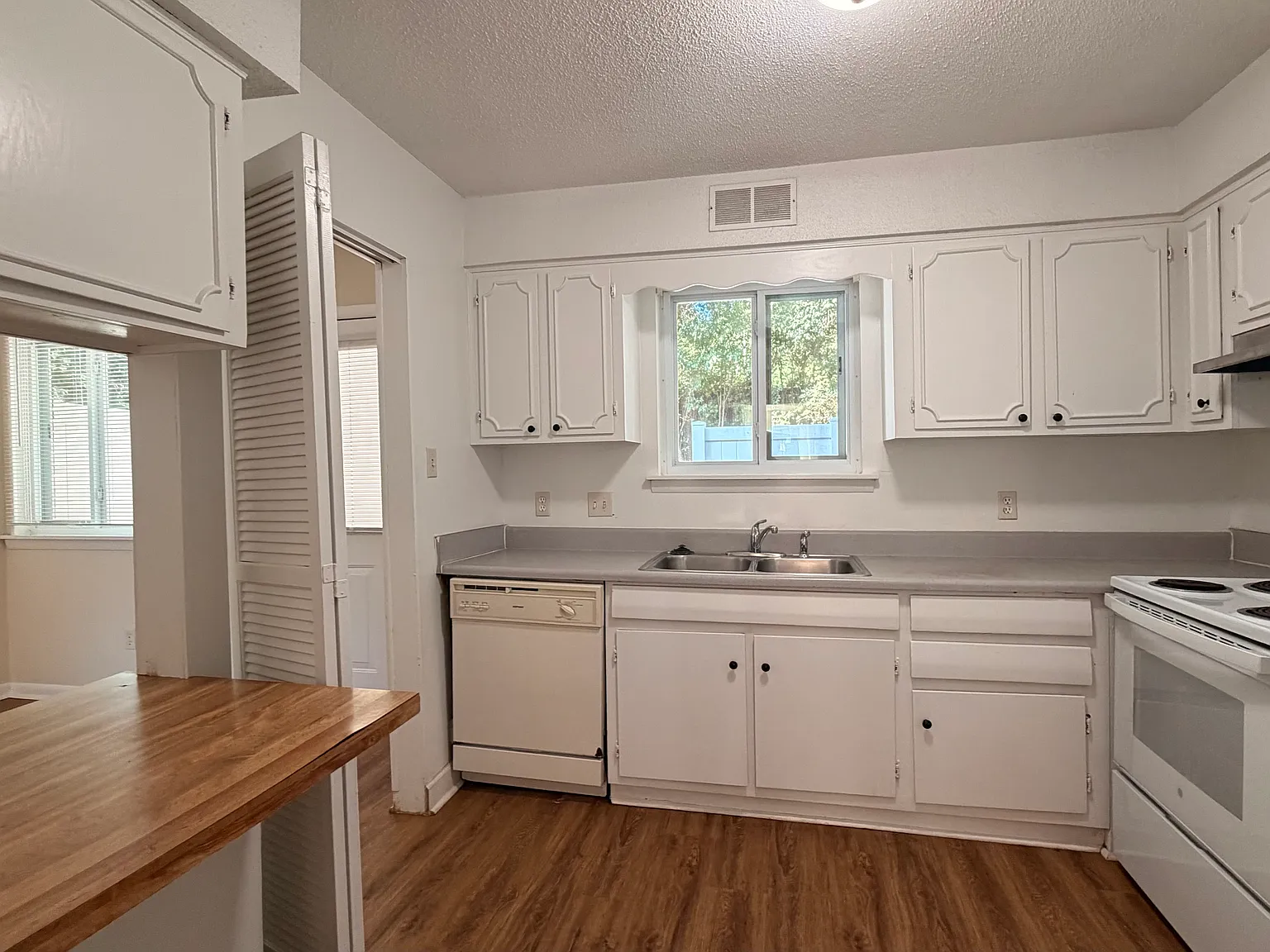 2381 Champion Ct — Photo 1