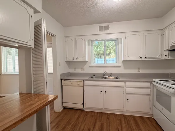 2381 Champion Ct, Raleigh, NC 27606