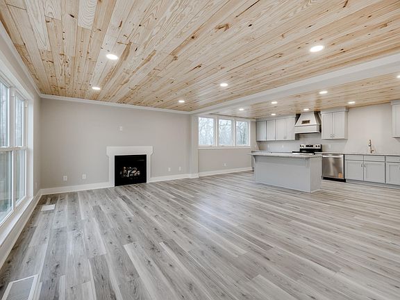 5th image of 3295 Oyler Rd