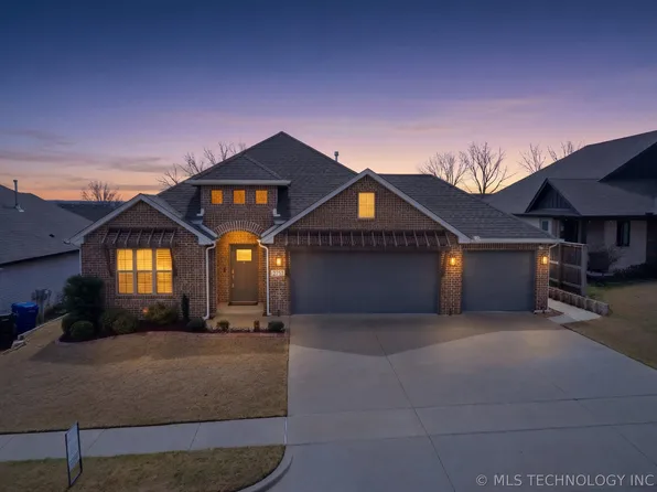 2419 W Little Rock Ct S, Broken Arrow, OK 74011