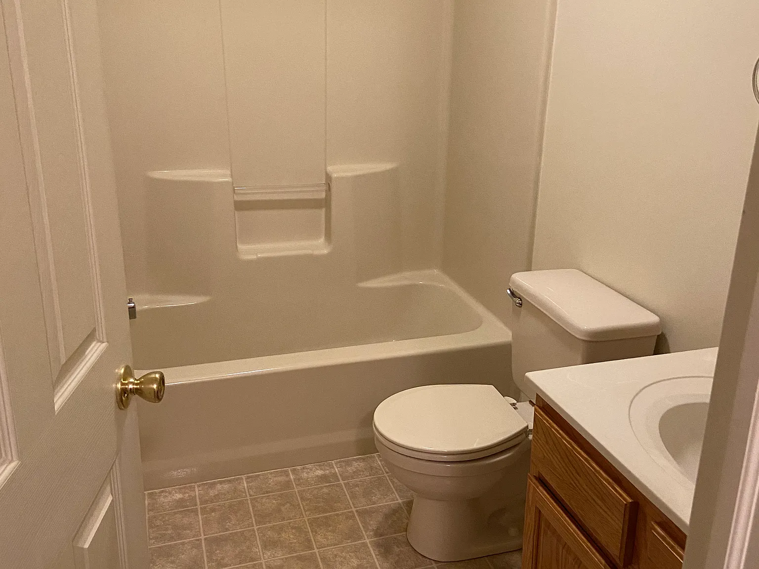 3 bed, 1.5 bath, 1188 sqft, $980 — Photo 4
