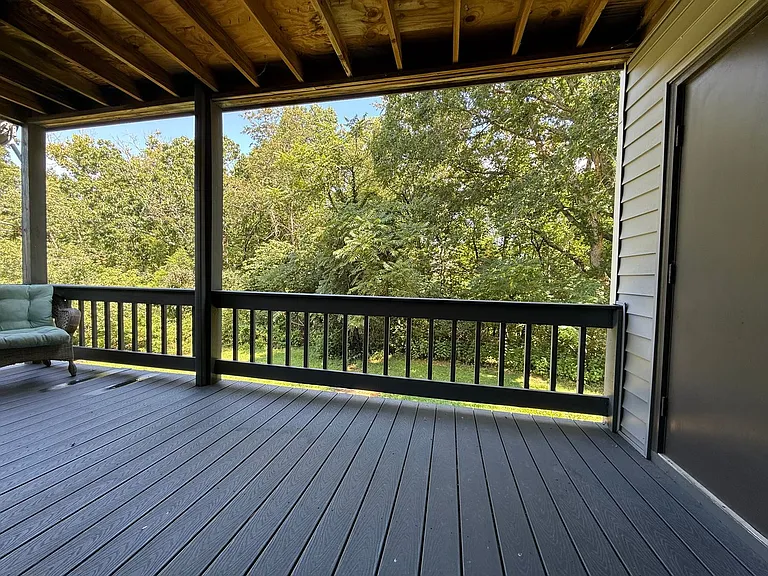 1312 Twin Springs Ct — Photo 3