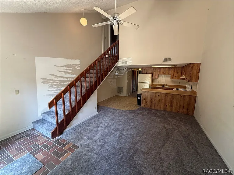 2316 Colby St — Photo 2