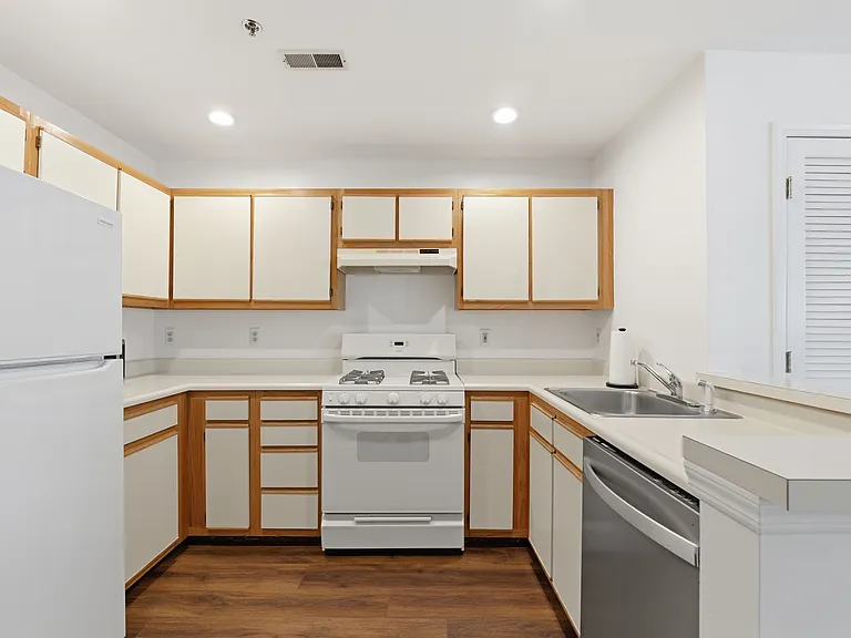 5301 Tudor Dr — Photo 13