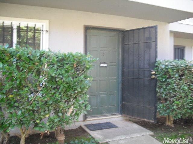 1st image of A 8884 La Riviera Dr