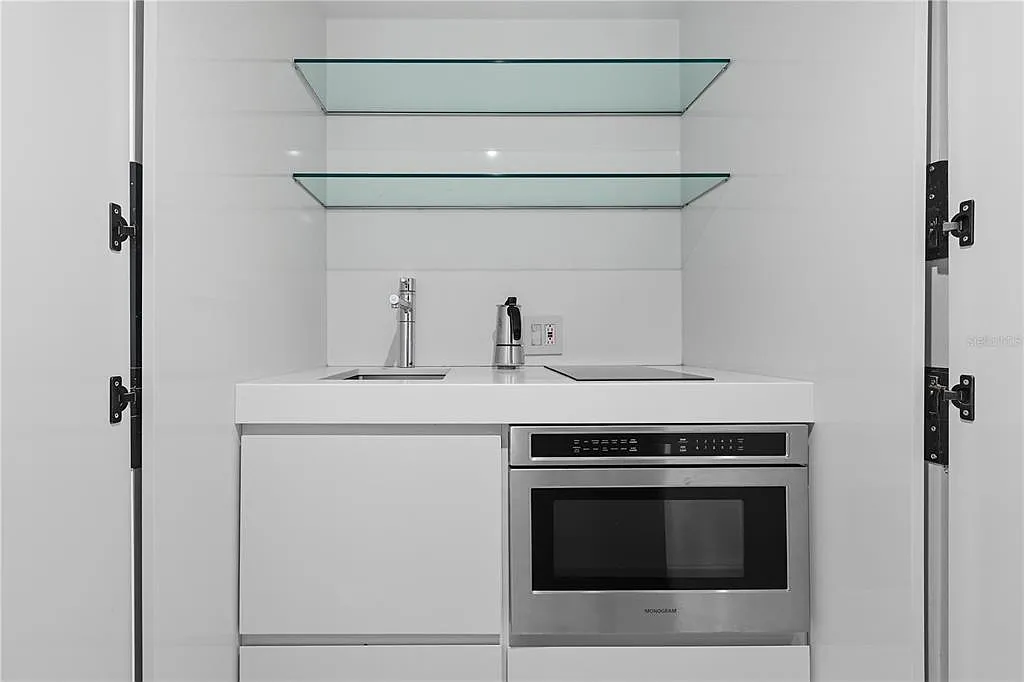 Studio, 1.0 bath, 300 sqft, $1,800 — Photo 4