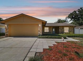 524 Sandy Creek Dr, Brandon, FL 33511