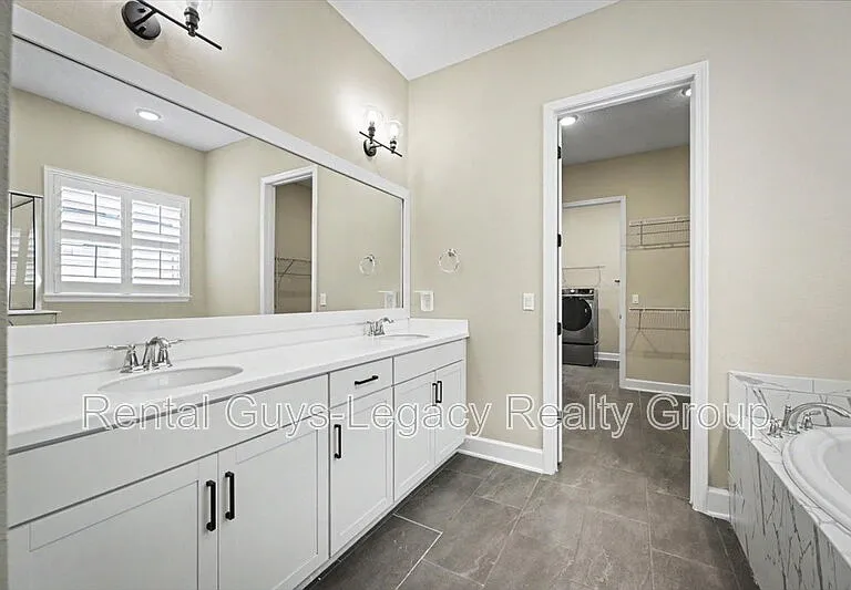 813 Crosswater Lake Dr — Photo 29