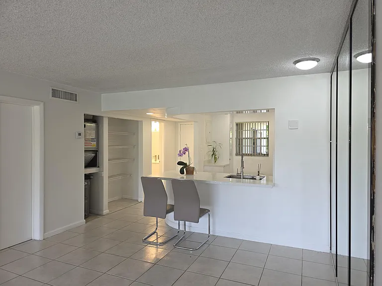 3905 N Nob Hill Rd #206 — Photo 15