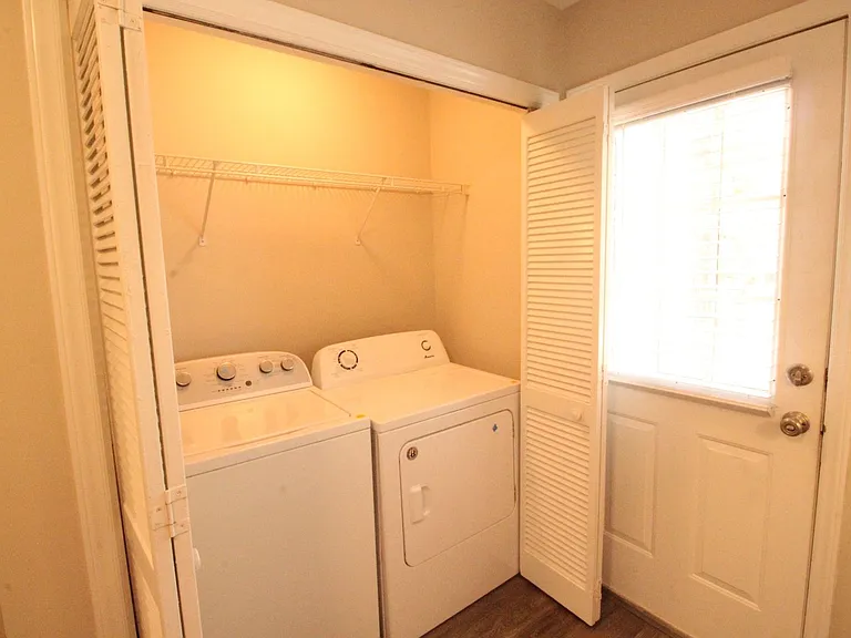 529 Bashford Rd — Photo 5