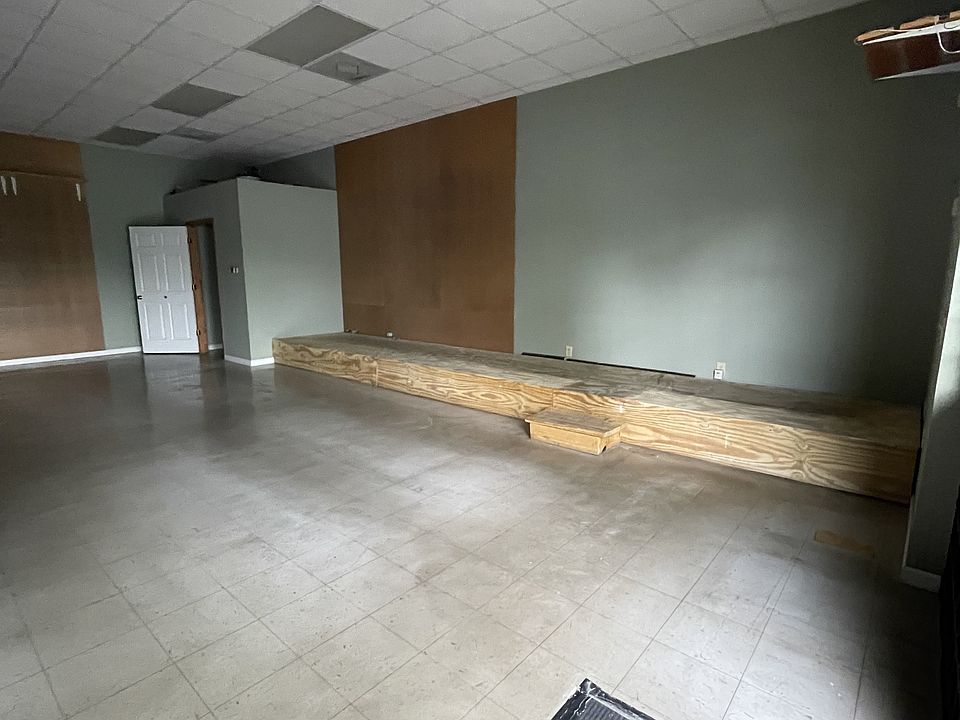 Building Photo 4