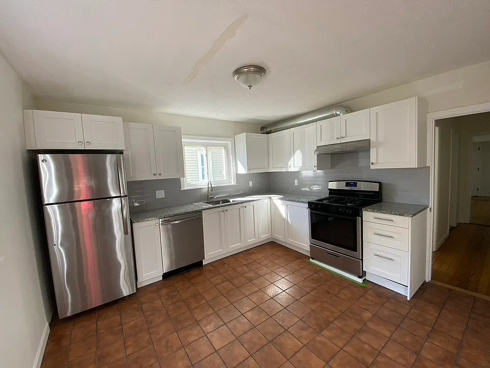 10 Clary St #1