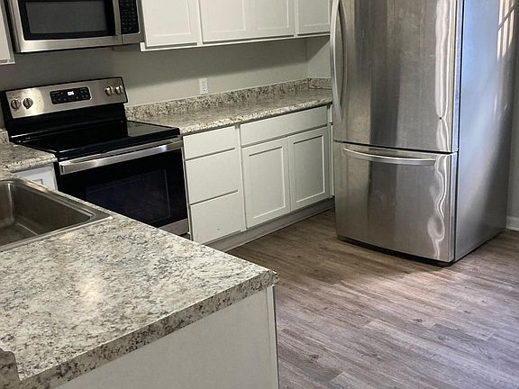 Kitchen, Range and OTR microwave