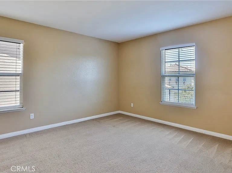 1765 Yvonne Ct — Photo 39