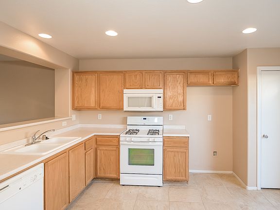 2nd image of 10428 Coyote Cub Ave