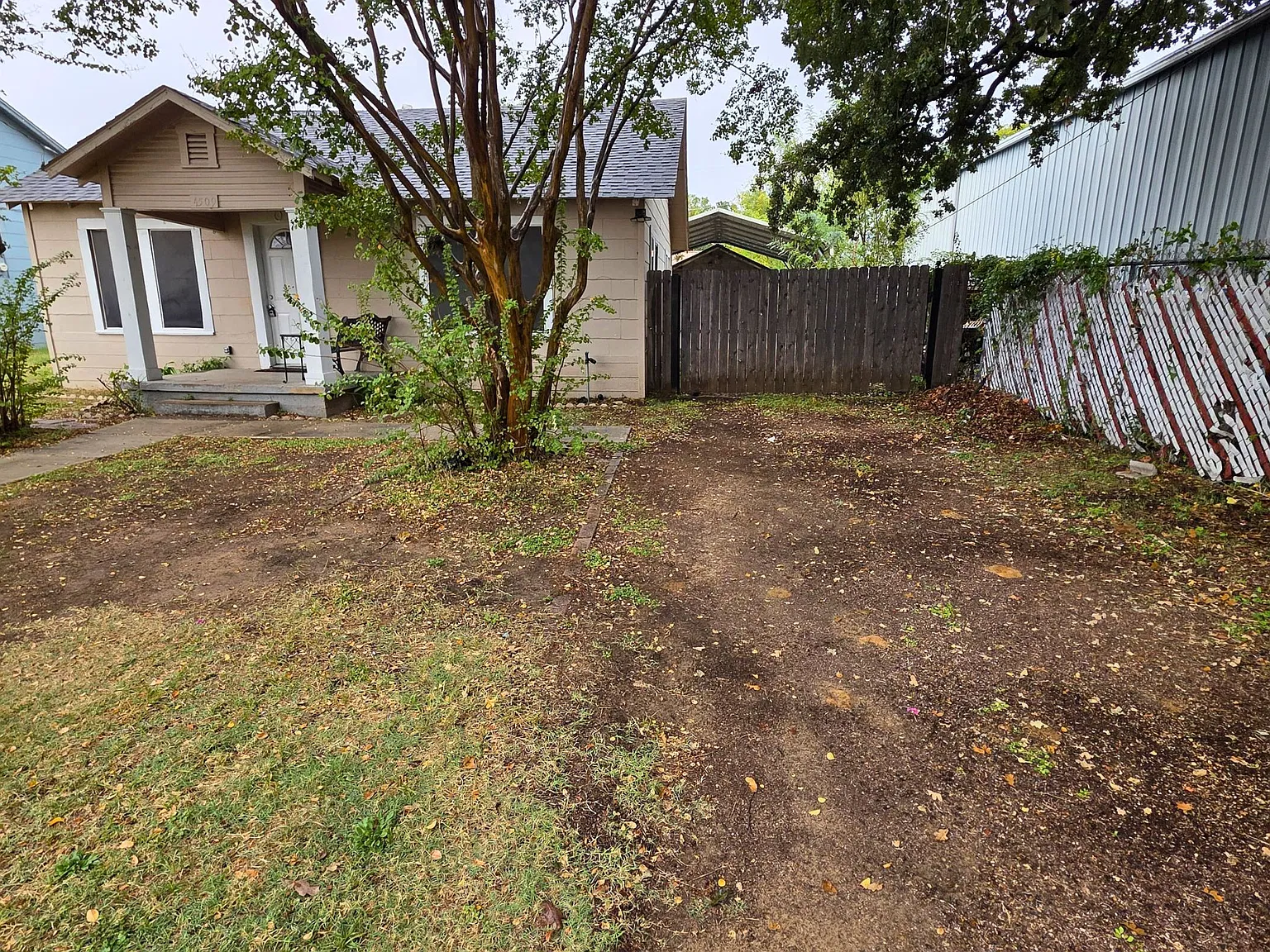 3 bed, 840 sqft, $1,650 — Photo 2