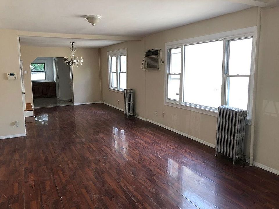 2nd image of 118 20 202nd St