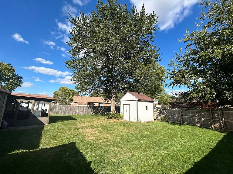 8978 Gardengate Dr — Photo 11
