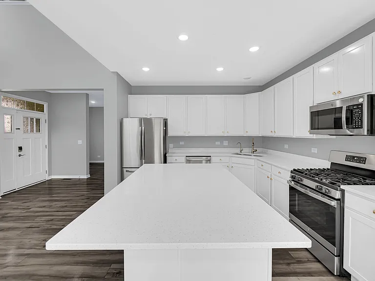 1537 Kraft Ave — Photo 9