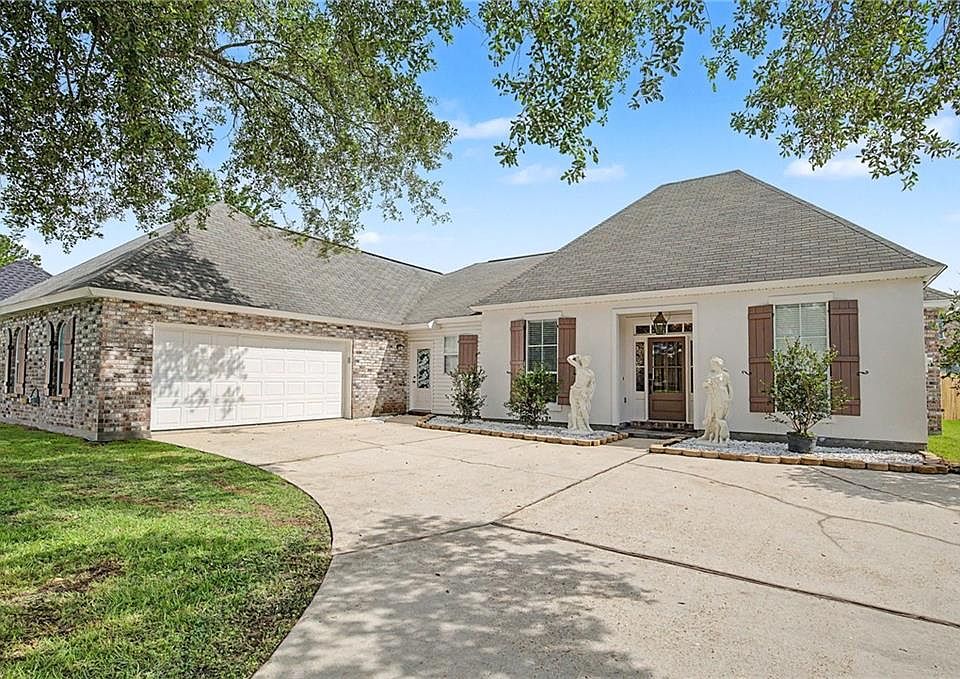 1st image of 335 Quill Ct