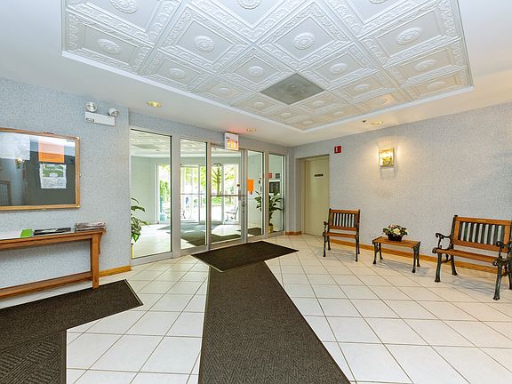 3rd image of 6755 N Milwaukee Ave APT 305