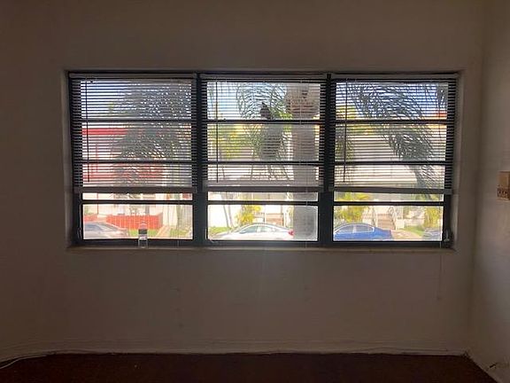5th image of 612 16th St APT 7
