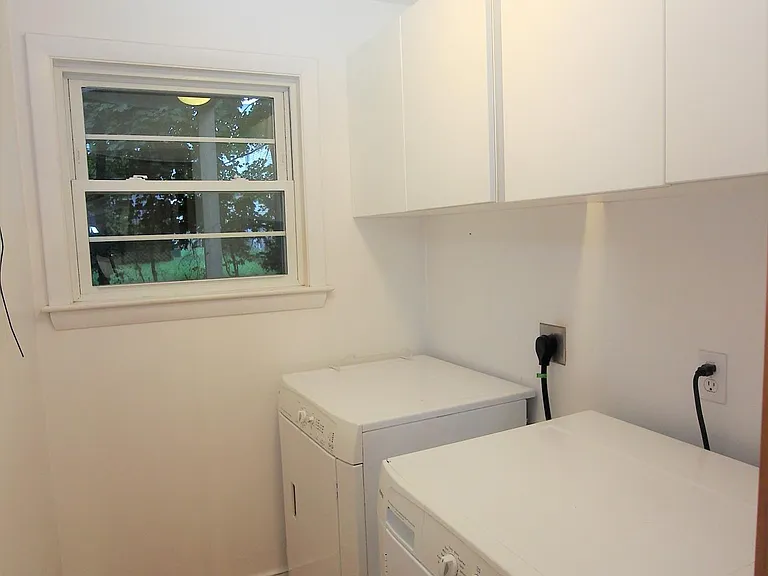 52 Westminster Ave #1 — Photo 15