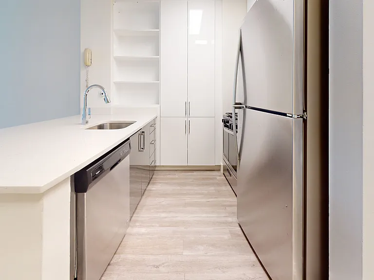 10 Hanover Square — Photo 123