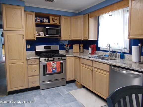 2nd image of 6 Cheyenne Dr