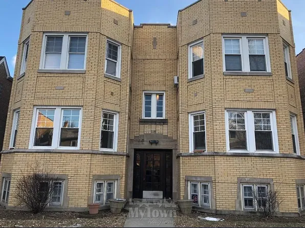 5323 W Cornelia Ave #2W, Chicago, IL 60641