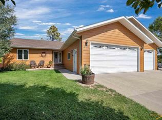 5611 Finch Ct, Rapid City, SD 57702