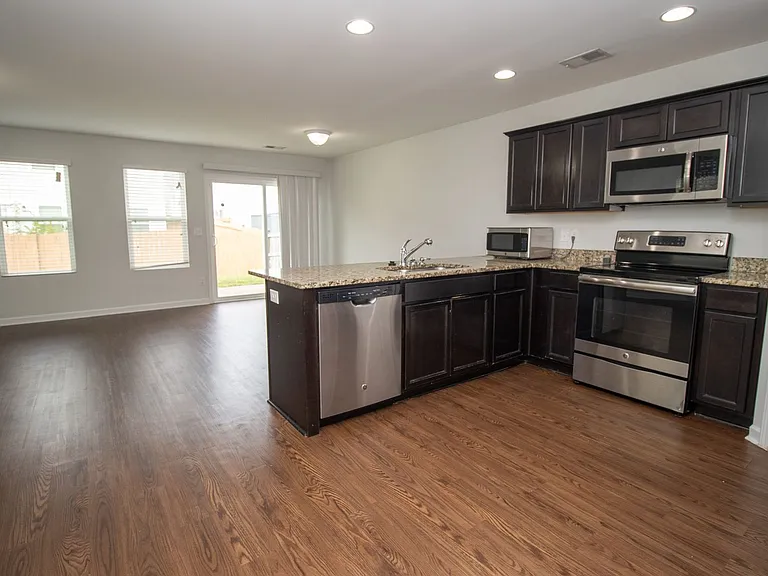 22 Routhland Ct — Photo 6