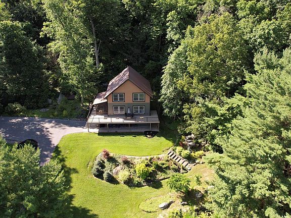 5th image of 226 Strawberry Hill Rd