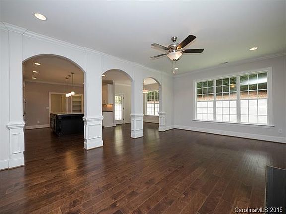 4th image of 6841 Larrisa Ct