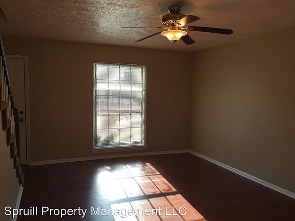 2nd image of 300 Park Cir #C
