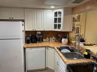 3660 NE 166th St APT 312, North Miami Beach, FL 33160