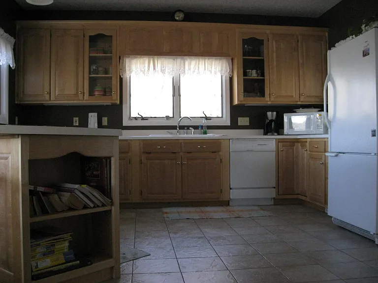 104 Hilltop Dr — Photo 5