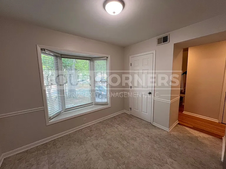 3910 New Garden Park — Photo 6