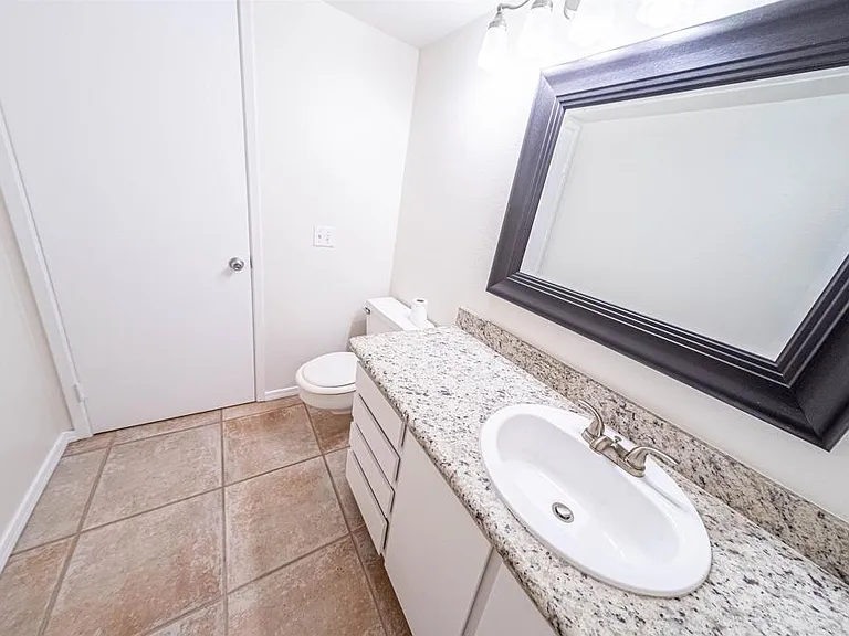 2374 Caringa Way — Photo 25