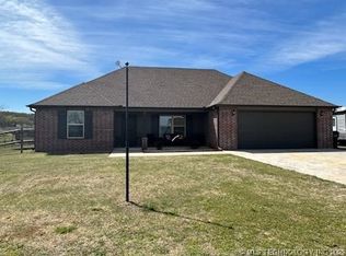 19390 S Coyote Dr, Claremore, OK 74019