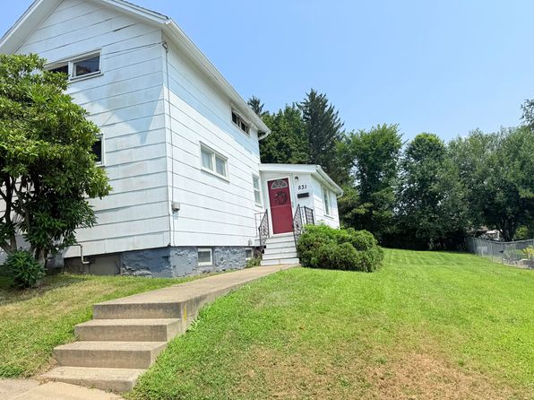 831 Charles St